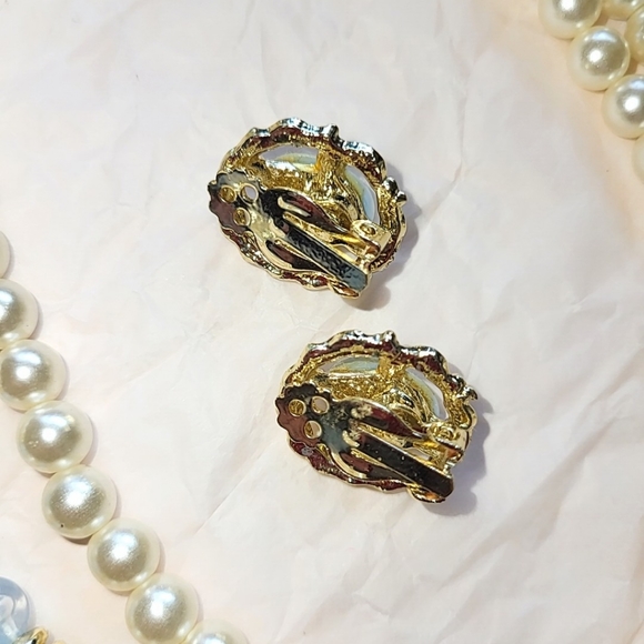 BLUE & WHITE CAMEO EARRINGS with 30" NECKLACE - Picture 4 of 6